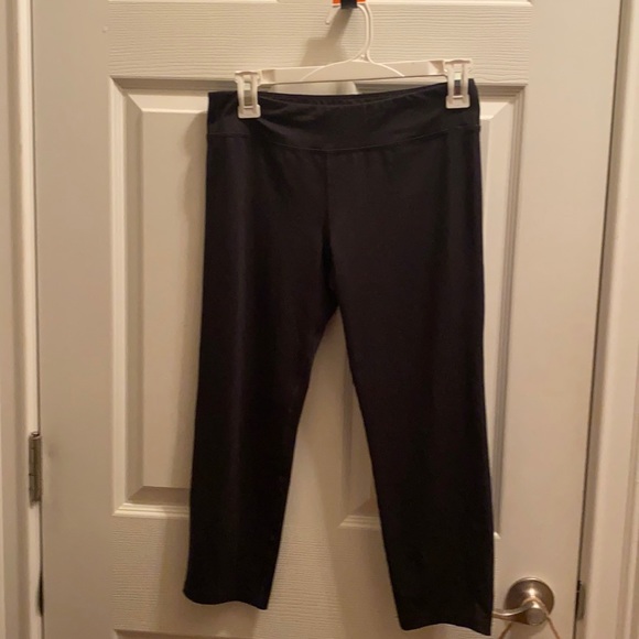 Black girls 14/16 capri leggings EUC - Picture 1 of 2